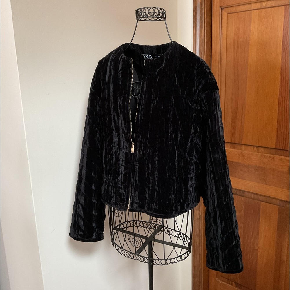 Zara Quilted Velvet Jacket in Black - medium - Picture 2 of 8